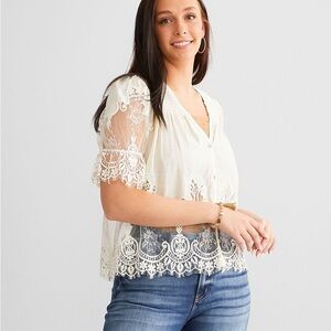 Miss Me Floral eyelash lace blouse
